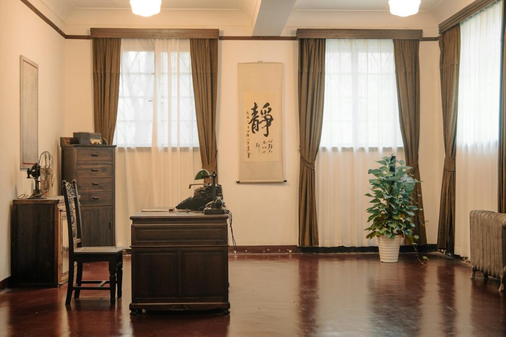 現代室內設計風水佈局，展示化煞與空間美學的和諧融合。