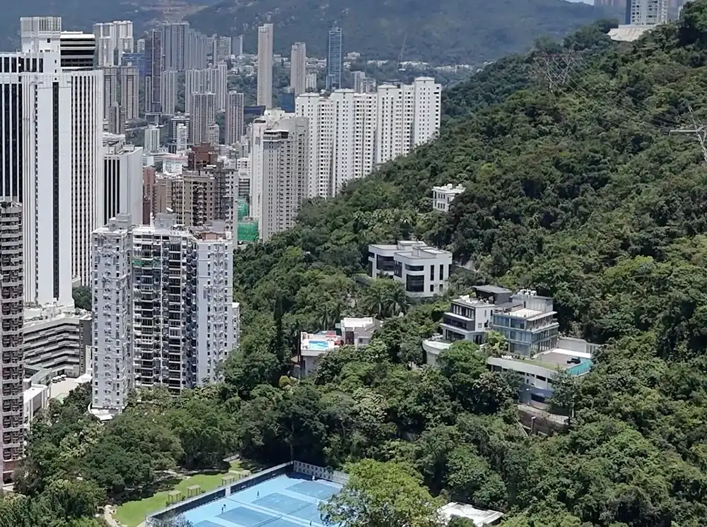 寶雲道16號正對滿峰台